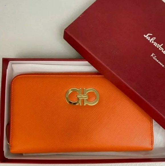 NWT ~ Salvatore Ferragamo Icona Large Gancini Zip Around Wallet ~ Lava - Picture 4 of 15